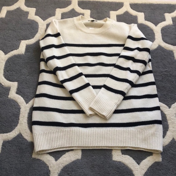 J. Crew Sweaters - Women’s J.Crew Boyfriend Sweater